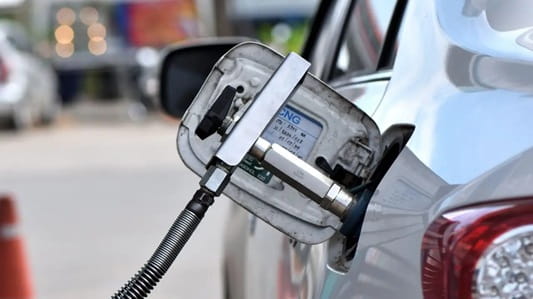 Top 5 Business Ideas Near Petrol and CNG Pumps in India