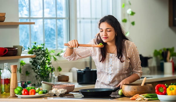 Home-Based Tiffin and Cloud Kitchen