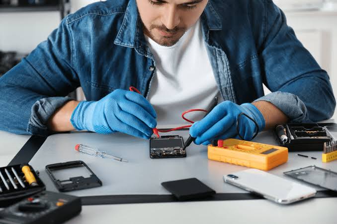 Is a Mobile Repair Business Legal From Home in India?
